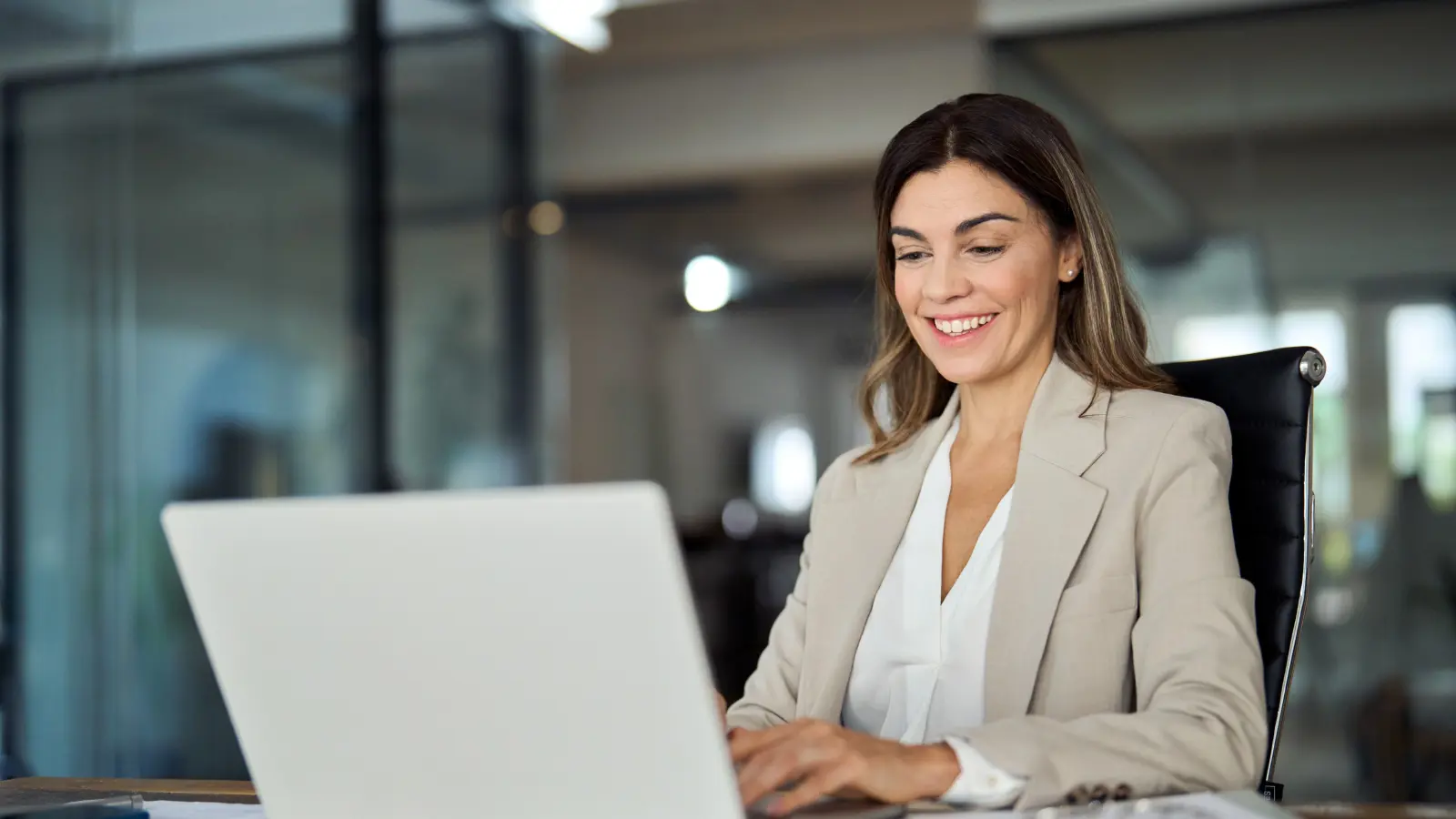 ما هي المهارات التي تحتاجها المرأة لتطوير ذاتها؟